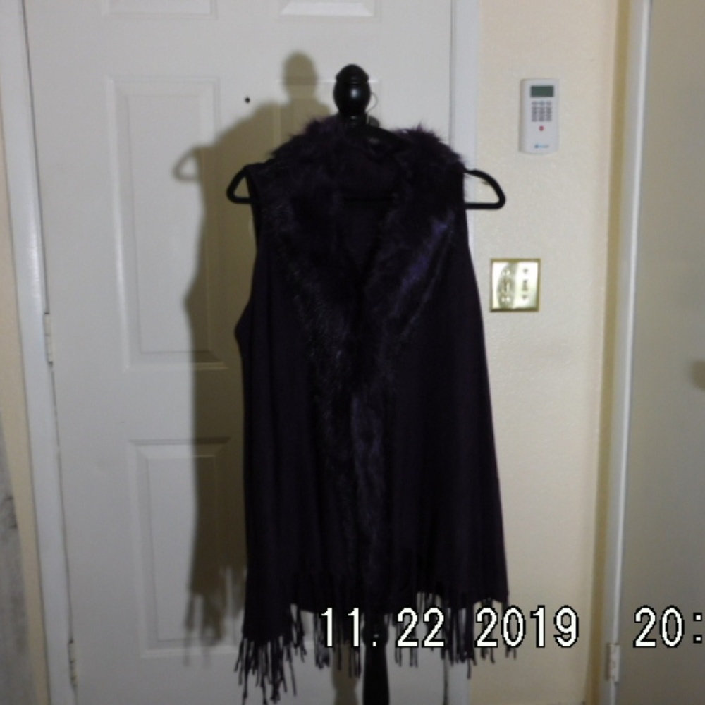 Plum Knit Vest Faux Fur Collar